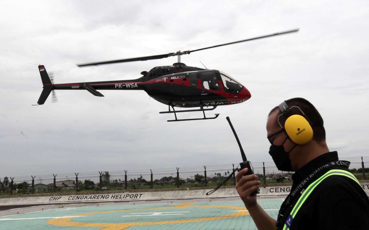 Penyewaan helikopter untuk transportasi sekaligus wisata