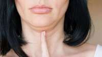 5 Cara Mengatasi Double Chin agar Area Dagu dan Leher Tetap Kencang