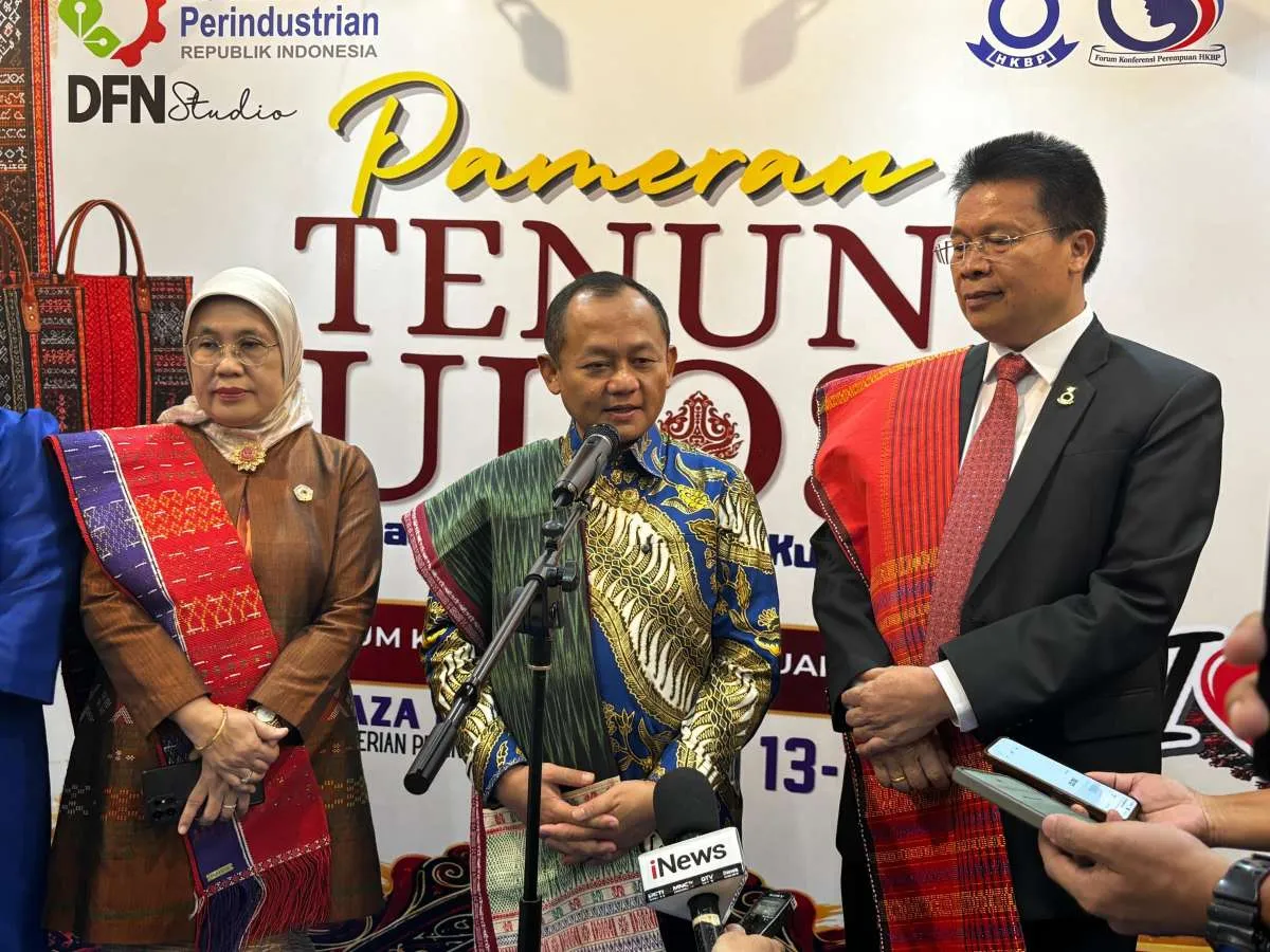 Kemenperin Bidik Ulos Jadi Produk Fesyen Bernilai Ekonomi Tinggi