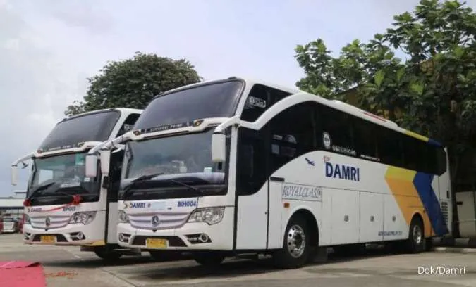 Bus Damri seri Royal Class 