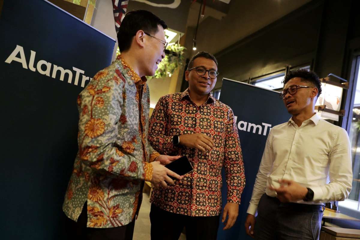 Institusi Asing Kembali Masuk, Saham ADRO Menguat dan Masuk Fase Bullish