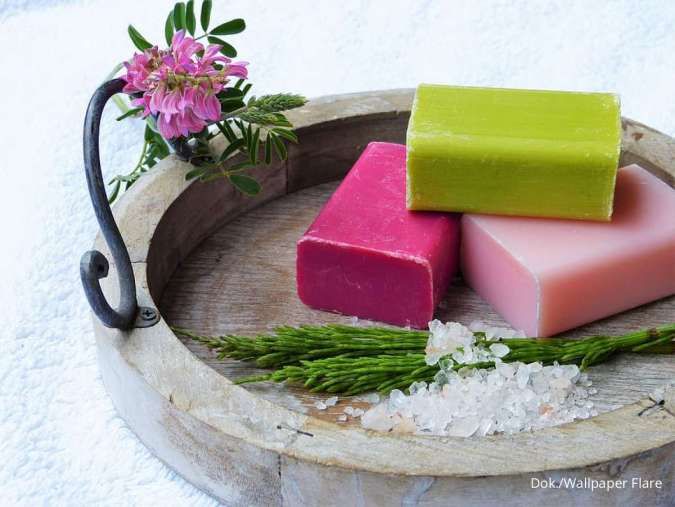 5 Rekomendasi Sabun Batang Pemutih Badan Terbaik, Bisa Dipakai di Wajah Juga