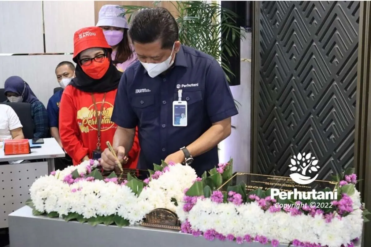 Perhutani & Palawi Risorsis Bangun Bisnis Madu Terintegrasi