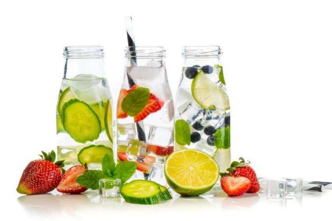 Manfaat dan cara membuat infused water lemon yang mudah