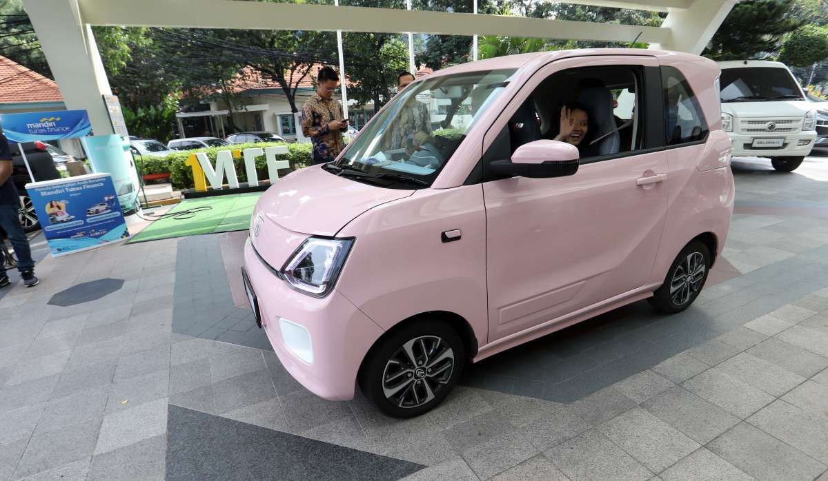 Mandiri Tunas Finance Gelar Uji Kendara Mobil Listrik