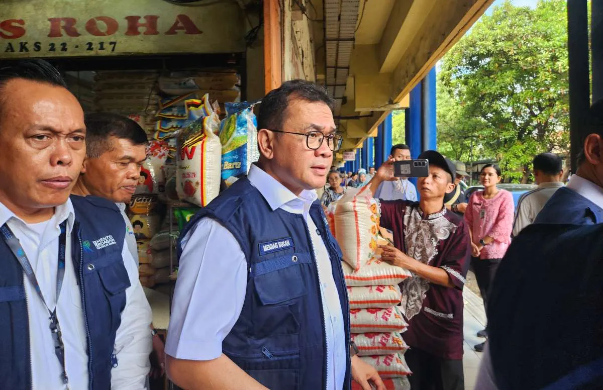 Pantau Harga Pangan di Pasar Tomang Barat, Mendag Ungkap Hal Ini