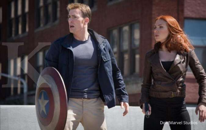 Chris Evans dan Scarlett Johansson di film Captain America: The Winter Soldier