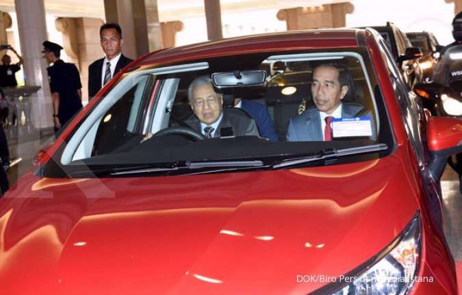 Jokowi disupiri Mahathir Mohamad pakai mobil Proton saat kunjungi Malaysia