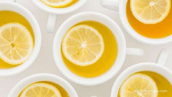 3 Manfaat Minum Air Lemon Hangat Sebelum Tidur untuk Kesehatan 