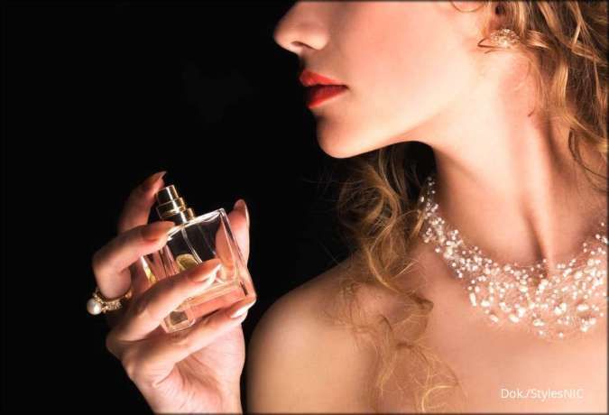 Cara Bikin Parfum Awet dan Tahan Lama Seharian, Semprot di 5 Titik Ini