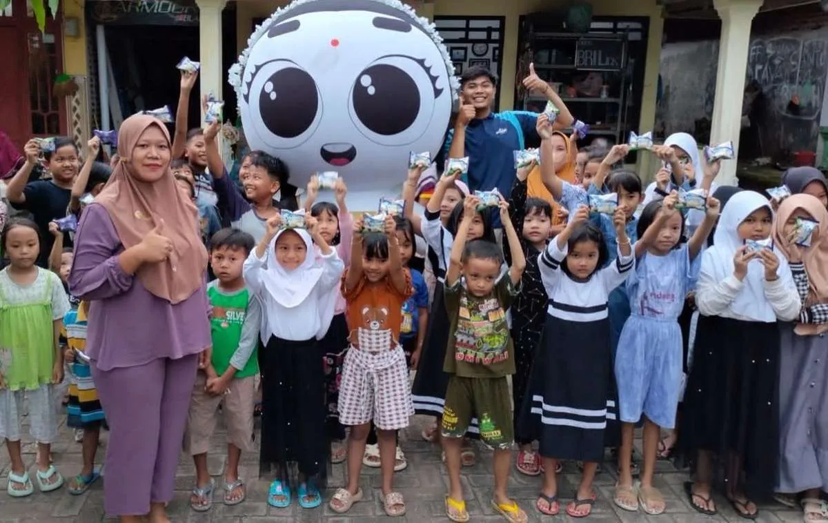Aice Bagikan Ratusan Ribu Es Krim lewat Program Festive Dessert-Kepala Desa Berbagi