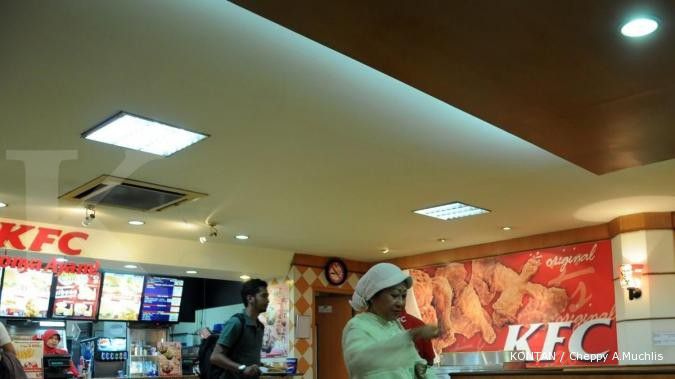 Activists protest at KFC outlet in Semarang
