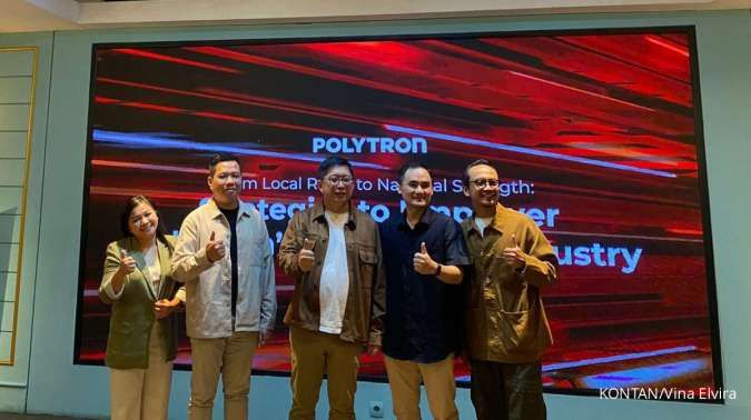 Direksi dan manajemen PT Hartono Istana Teknologi atau Polytron di Jakarta.