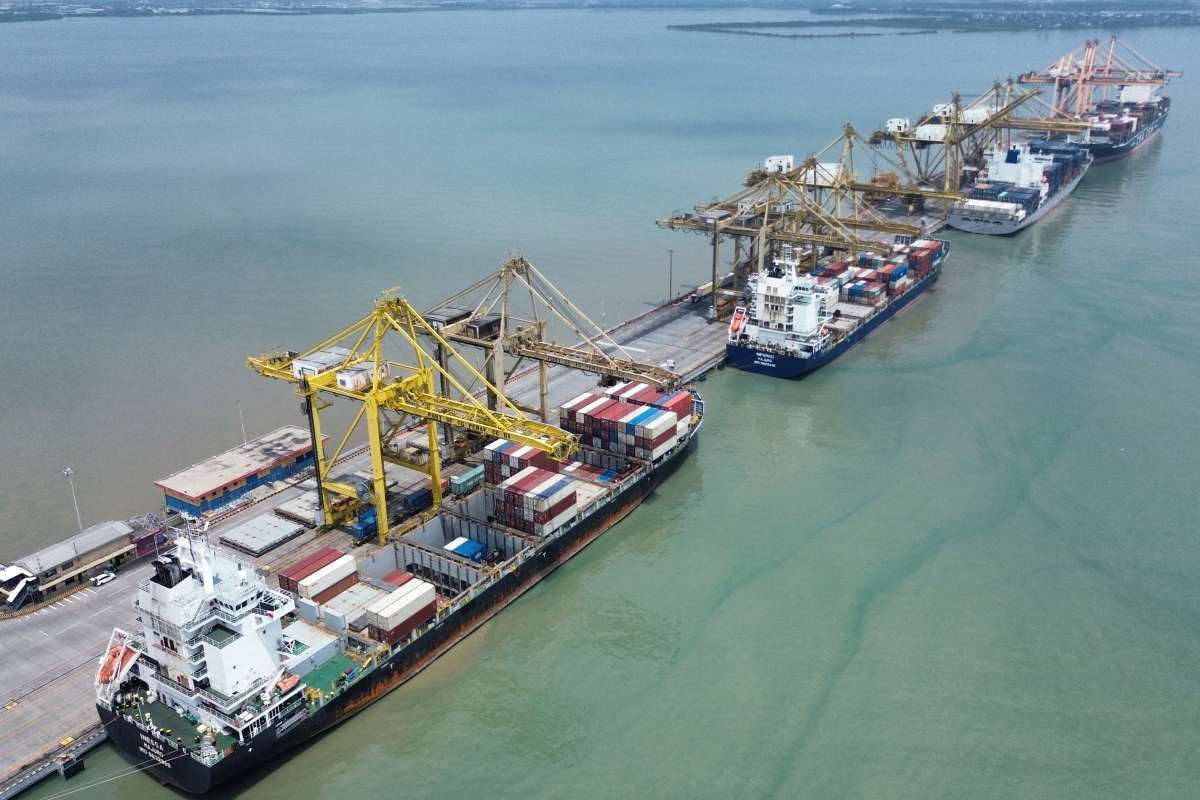 AS Masih Sumbang Surplus Besar, China Defisit