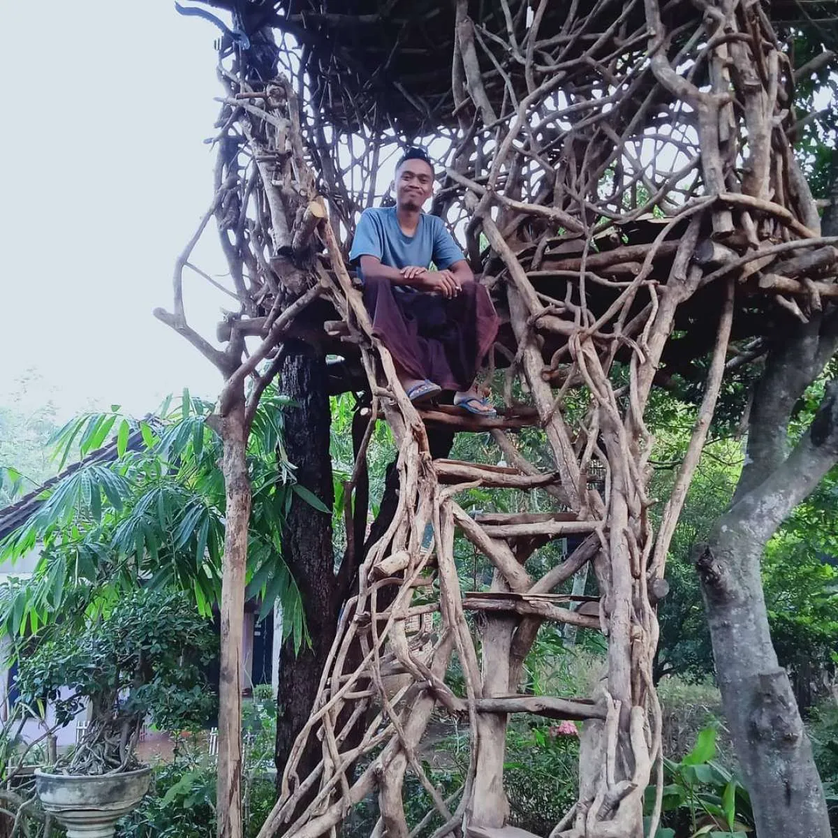 Seru! Wisatawan bisa mengunjungi rumah Jawa primitif di Omah Pang