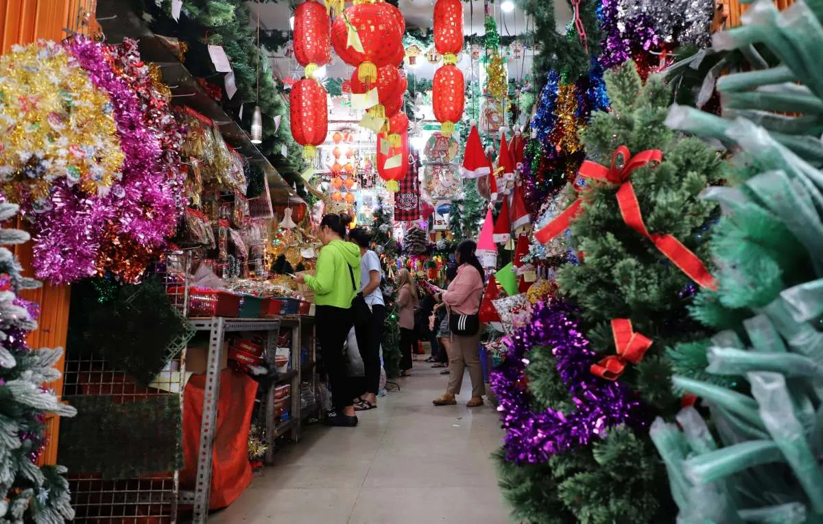 Berapa Pengeluaran untuk Hadiah Natal Pasangan Anda? Simak Fakta dan Tips Menariknya