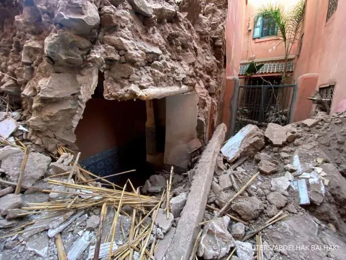 Morocco Earthquake Kills More Than 2,000 People, Survivors Sleep Rough