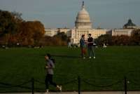 Pemerintah AS Kembali Beroperasi, Namun Perpecahan Politik Tetap Menganga