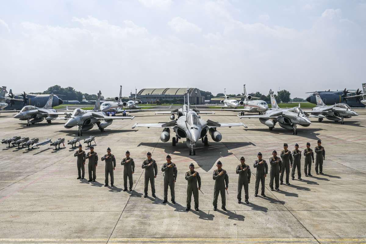 Sejumlah Alutsista Tempur Diserahkan Kepada TNI