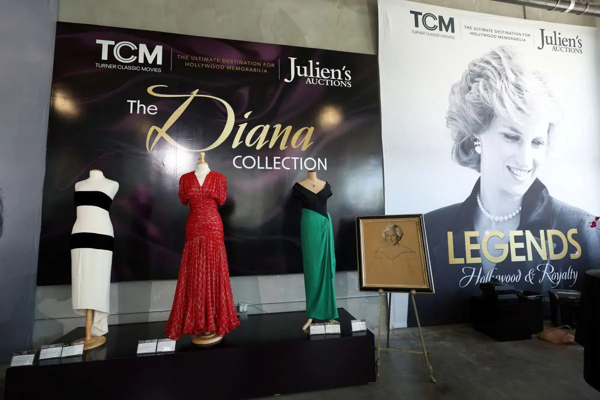 Lelang Gaun Malam Putri Diana Pecahkan Rekor, Laku Terjual US$1,1 Juta 