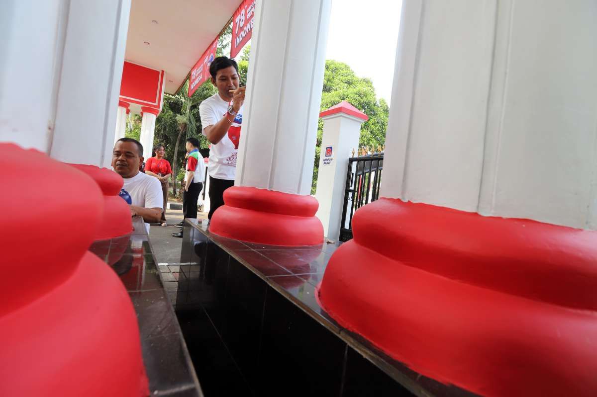 Gapura Merah Putih dari Nippon Paint Sambut HUT RI