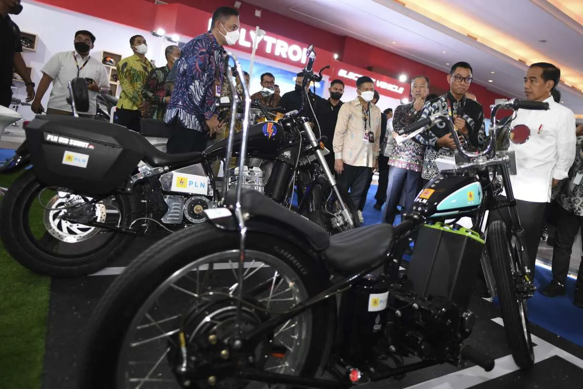 Jokowi: Insentif Kendaraan Listrik Masih Dibahas di Kementerian Keuangan
