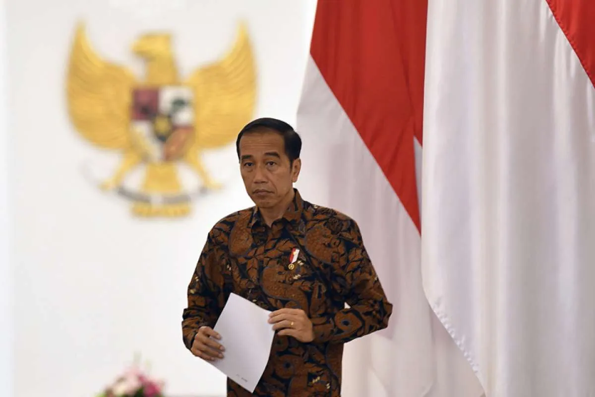 Jokowi: Daerah harus tunduk dan mengikuti PSBB untuk tangani corona