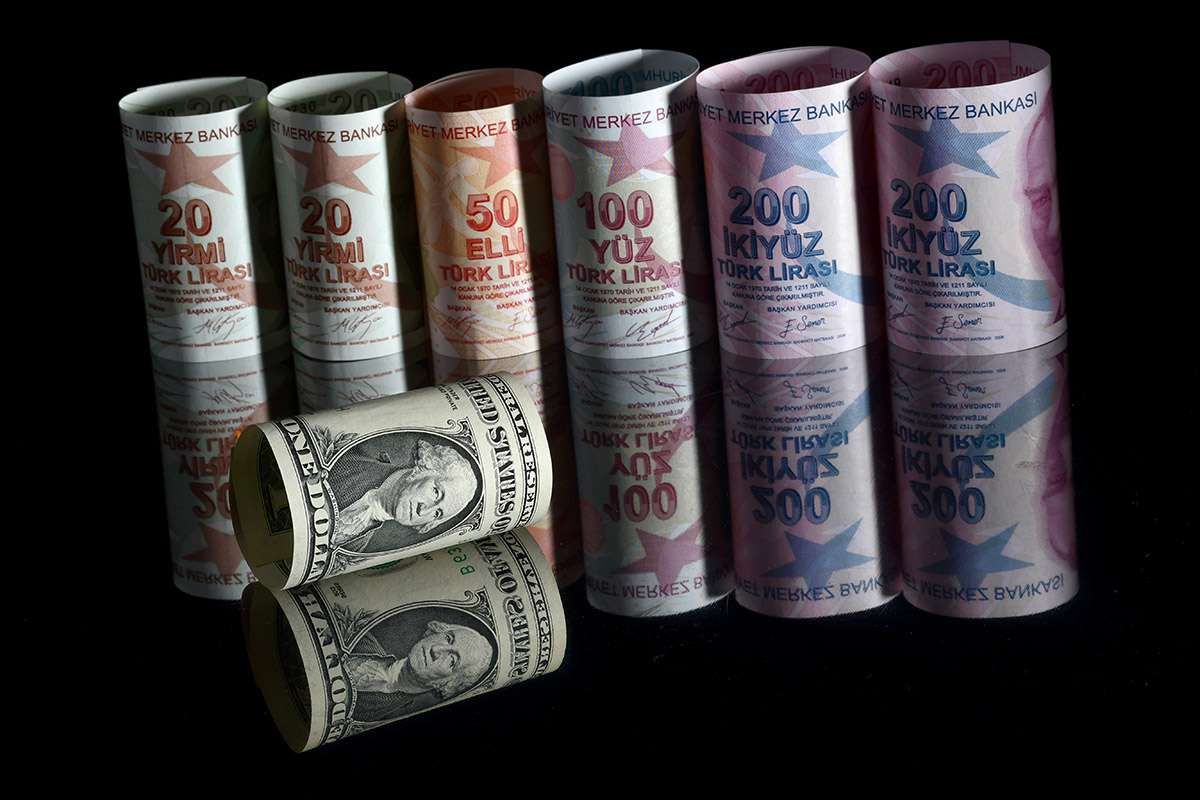 Dana Asing Keluar, Lira Turun dan CDS Turki Sempat Sentuh Level Tertinggi Sejak 2008