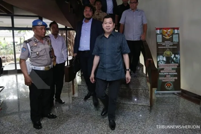 Media mogul declared intimidation suspect 