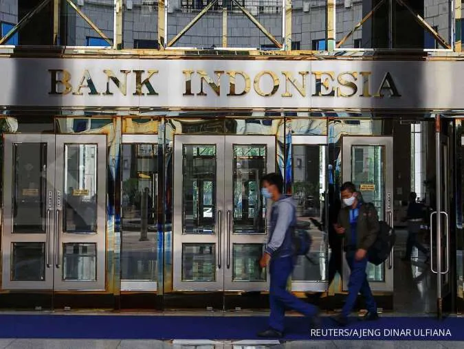 Indonesia Central Bank Unexpectedly Raises Rates Amid Weaker Rupiah