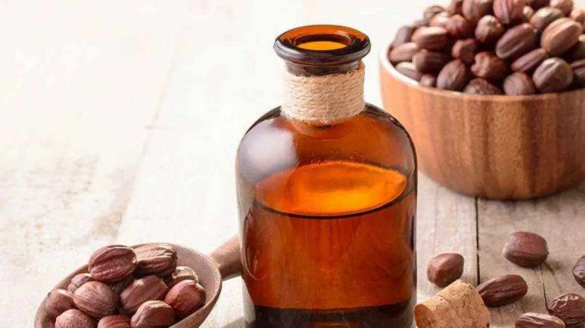 4 Minyak Esensial yang Efektif Mencerahkan Kulit 