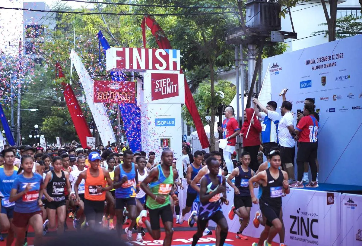 ISOPLUS Kampanyekan Tarik Napas, Minum ISOPLUS Excellent Hydration di Semarang 10K