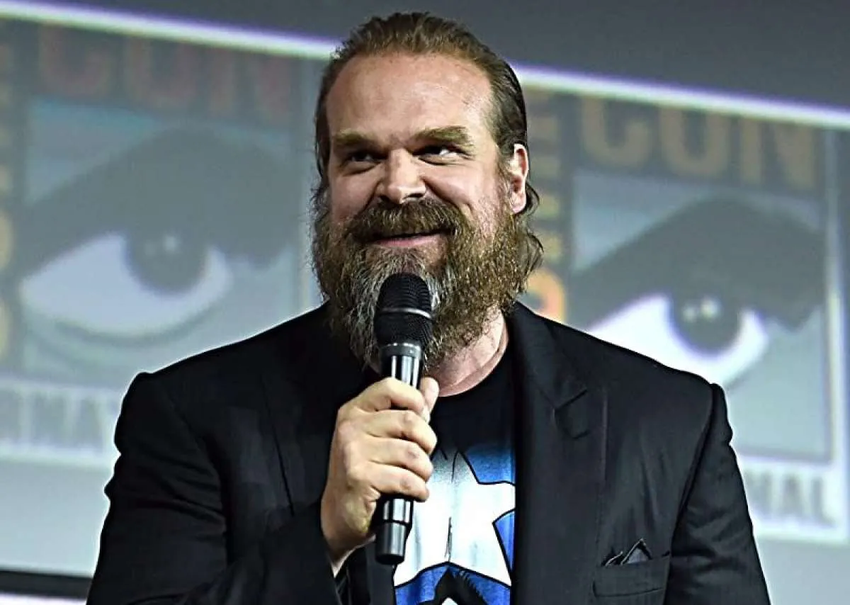 Film Black Widow Scarlett Johansson undur jadwal tayang, David Harbour minta maaf