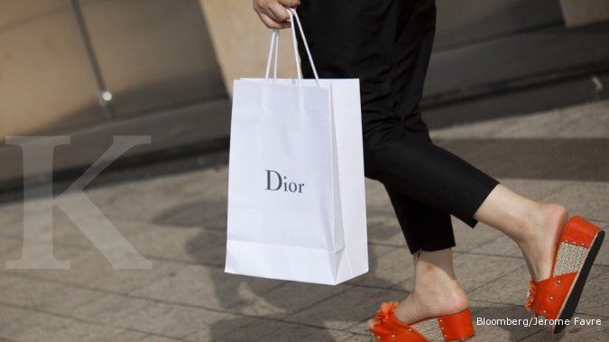 Sneakers kolabs Nike dan Dior seharga Rp 28 juta siap ramaikan pasar sneakers