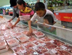 Pasokan melimpah, harga daging ayam melorot