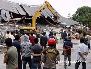 Wahana Tata Bayar Klaim Gempa Padang 