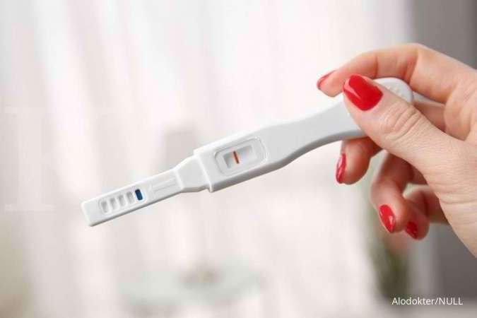 Tes kehamilan negatif bisa jadi salah satu ciri-ciri keguguran.