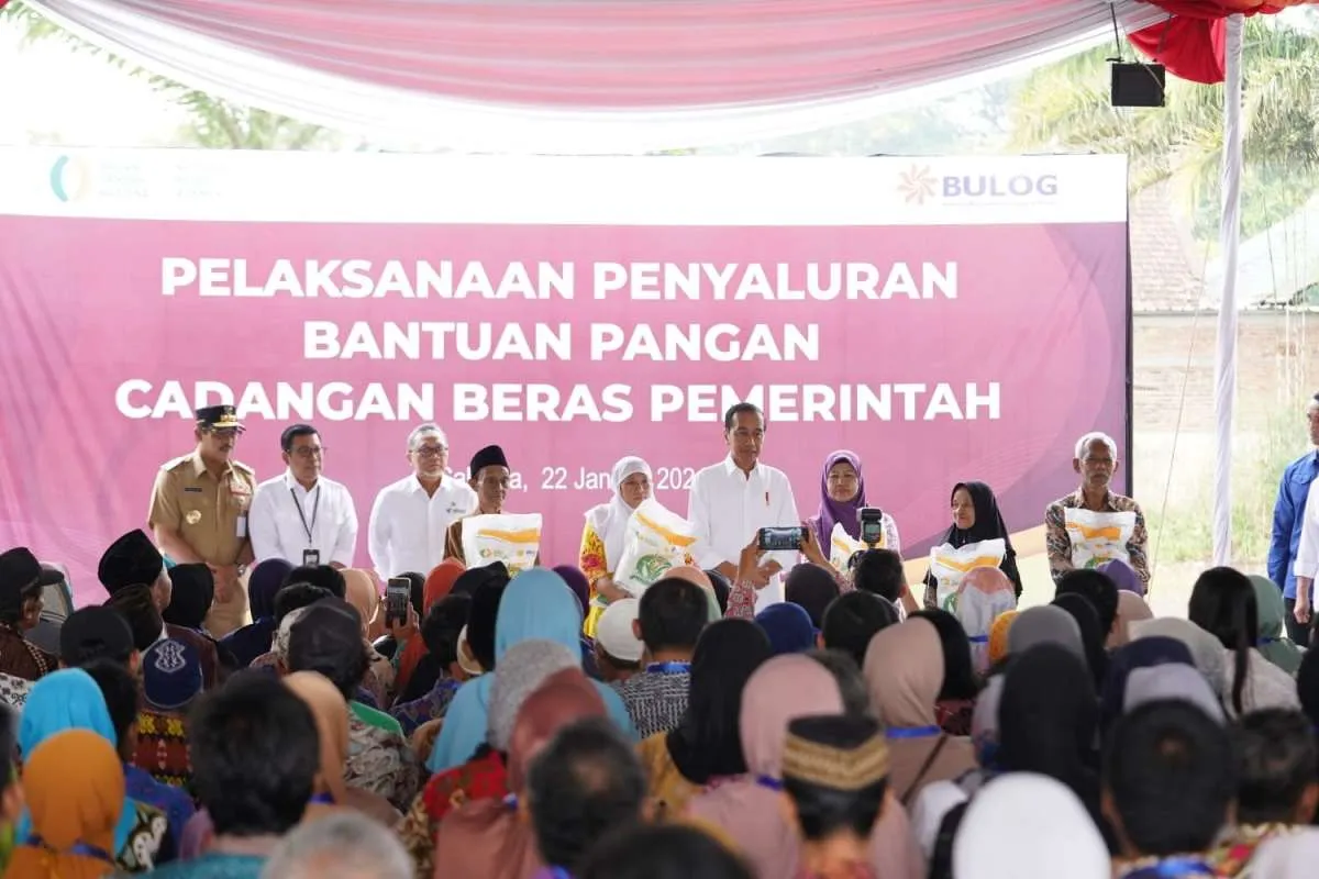 Dampingi Presiden Bagikan Bantuan Pangan, Mendag Zulkifli Hasan: Stok Beras Aman