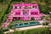 Tertarik Menginap di Rumah Barbie? Cek Malibu DreamHouse Barbie di Airbnb