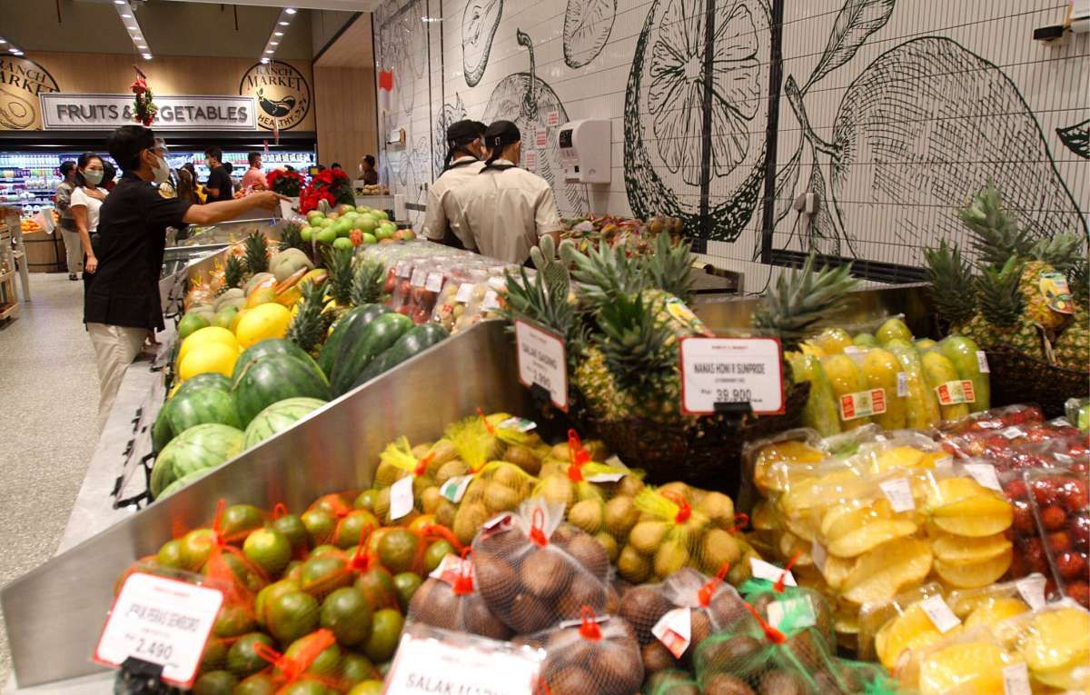 Produk lokal pada gerai Ranch Market di Lippo Mall