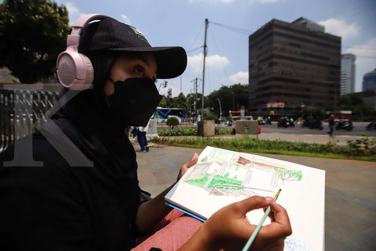 Menggambar sketsa