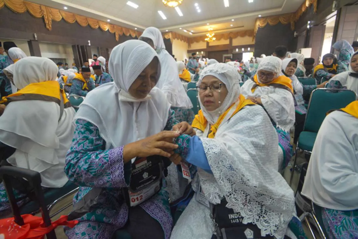  Mengenal Gelang yang Dipakai Jemaah Haji, Produk Asli Buatan Indonesia