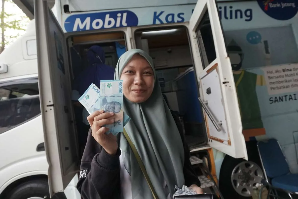 Perluasan BLT dan Program Magang Sebagai Solusi Stabilitas Ekonomi Jangka Pendek