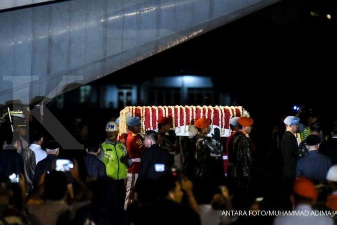 Pesawat Hercules yang membawa jenazah Ani Yudhoyono tiba di Halim