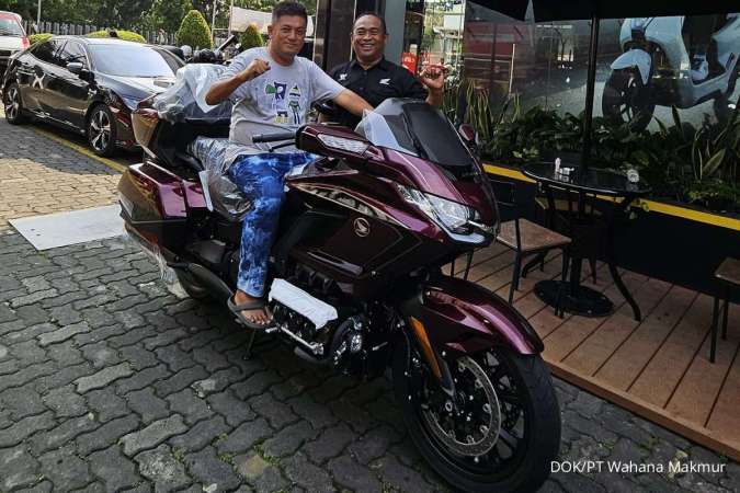 Honda Gold Wing Diserahkan ke Konsumen Honda Big Wing PT Wahana Makmur Sejati