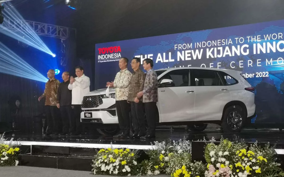 Toyota Resmi Memulai Produksi Mobil Hybrid di Indonesia