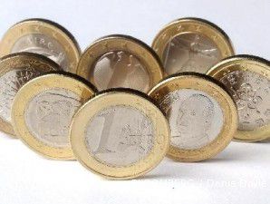 Pergerakan euro tertekan sentimen Eropa dan kematian Kim Jong-Il