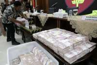 Kasus Mafia Hukum Masih Sulit Ditebas