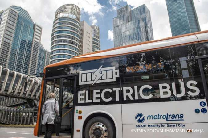 Operasikan 100 Bus Listrik pada 2023, Transjakarta Jelaskan Pendanaannya