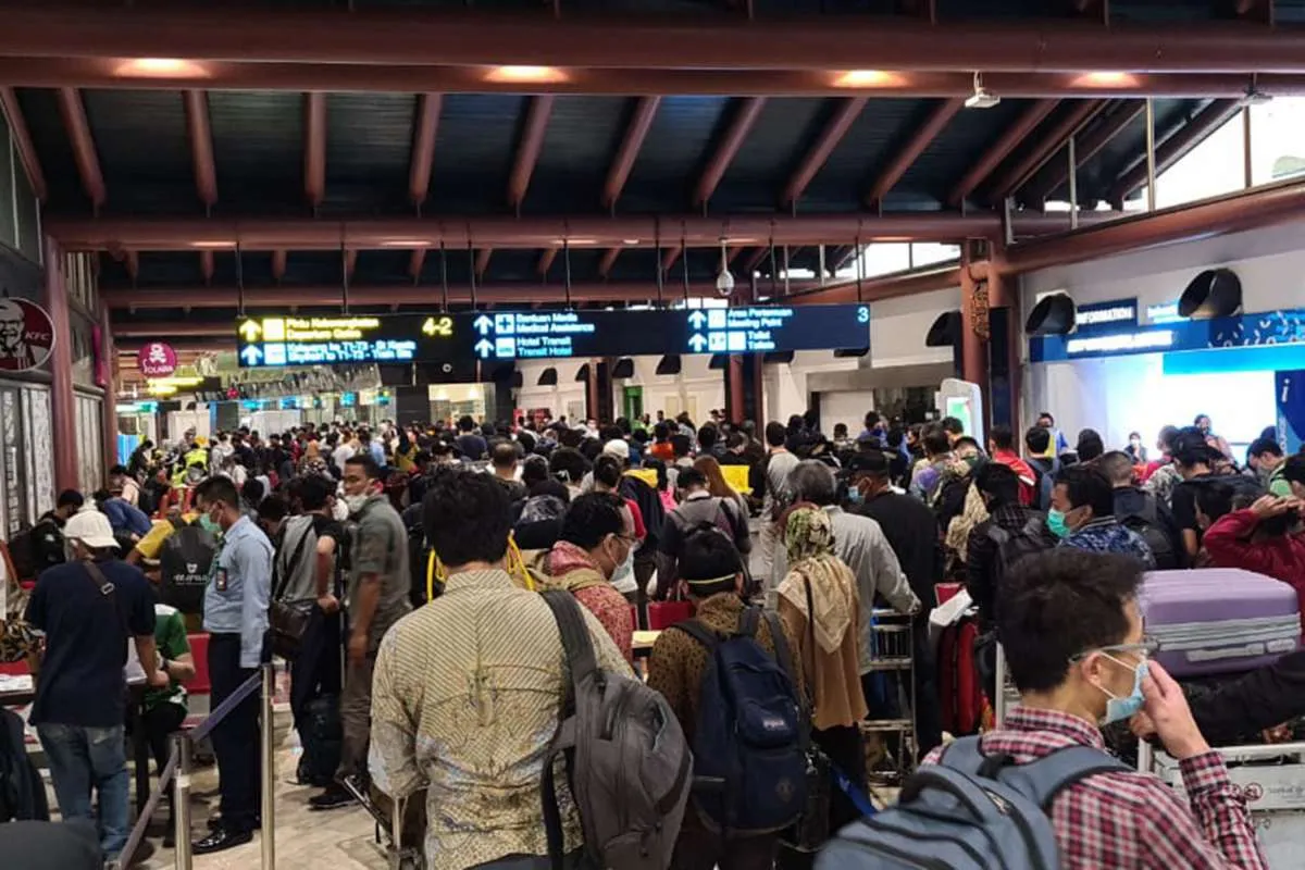 Aturan terbaru naik pesawat, kereta dan mobil pribadi berlaku mulai 2 November 2021